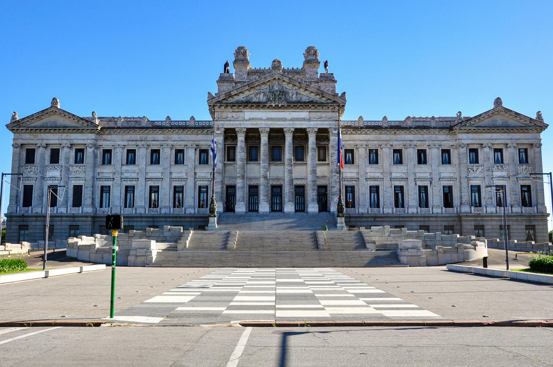 Public Entity Improves Search Perception Through Strategic Optimization