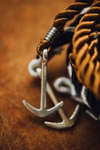A picture of an anchor and its linking
